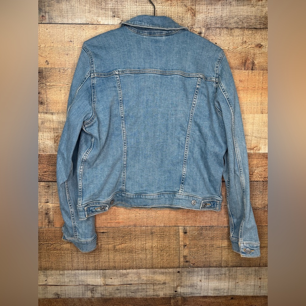 Levi's Jacket Womens XL Trucker Denim Jean Button Pockets Light Wash EUC - Picture 8 of 10